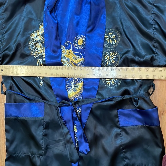 Kimono Black Blue Robe Reversible Pockets One Size Satin Embroidered Tie Wrap - Picture 4 of 10